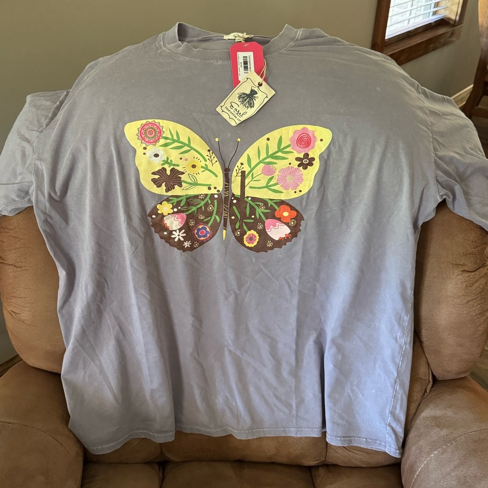 Gray Butterfly Graphic T-Shirt